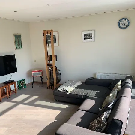 Апартаменты Spacious 2-bedroom Canal *