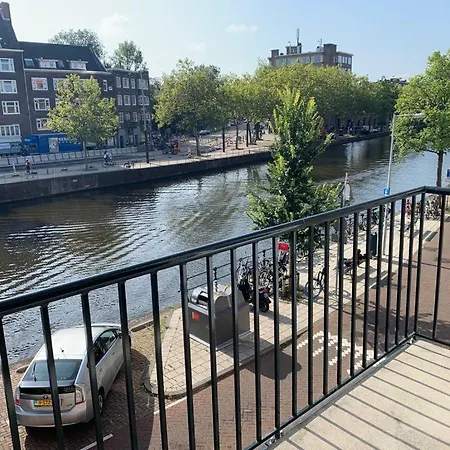 Spacious 2-bedroom Canal Апартаменты