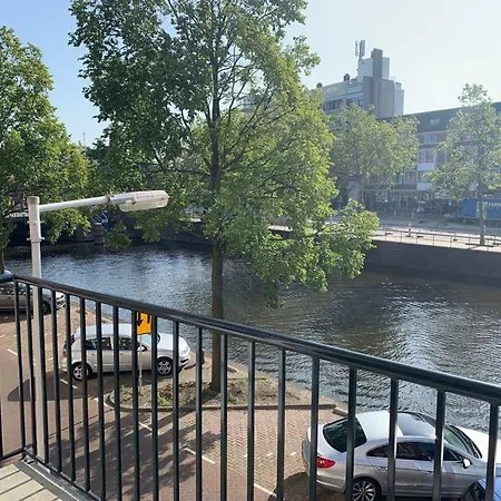 Spacious 2-bedroom Canal Amsterdam